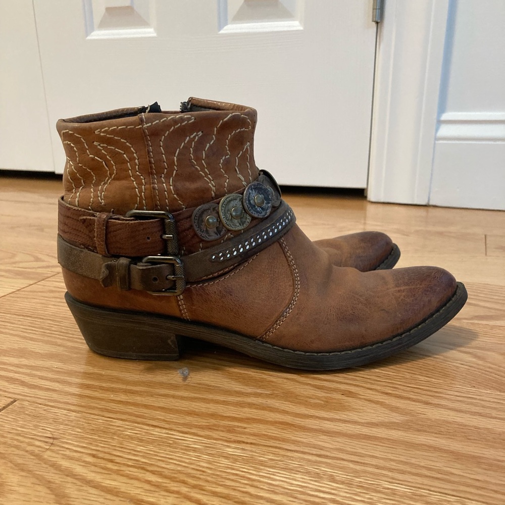 Nana brown ankle boots with coins size 37